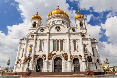How the World's largest swimming pool turned into the Cathedral of Christ the Saviour
